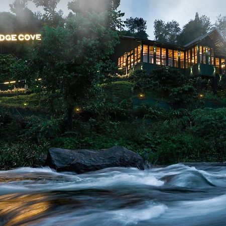 Iron Bridge Cove Villa Meppadi Exterior photo